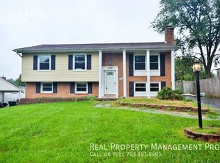 1208 E Kennedy Rd, Sterling, VA 20164