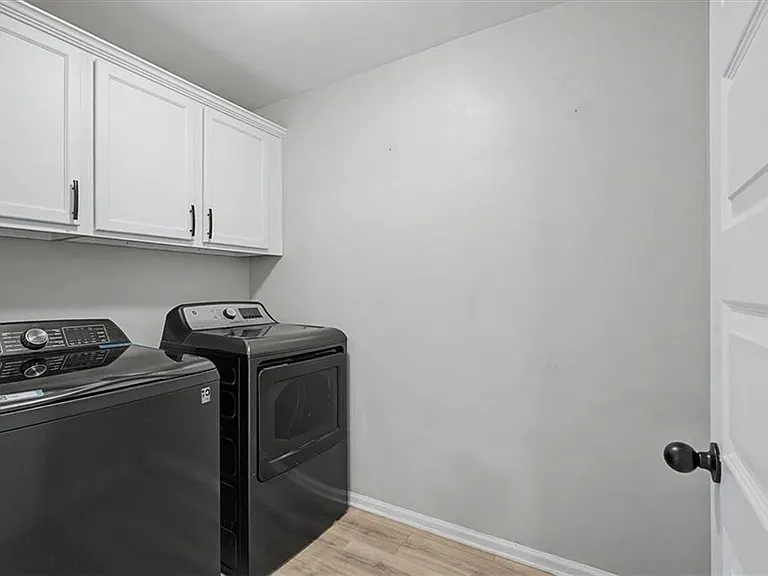 8757 Danley Dr — Photo 25