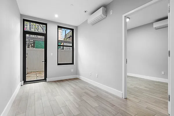 Rented by REAL New York | media 27