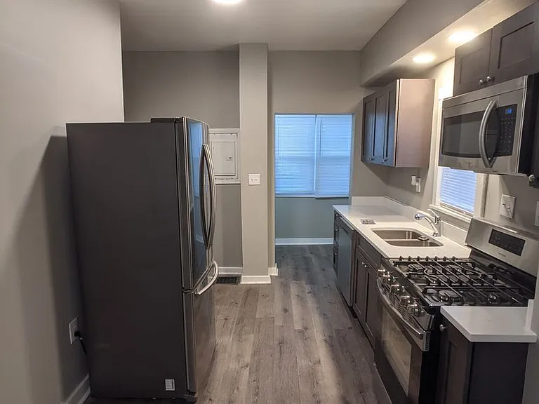 2168 Carrollton Ave — Photo 4