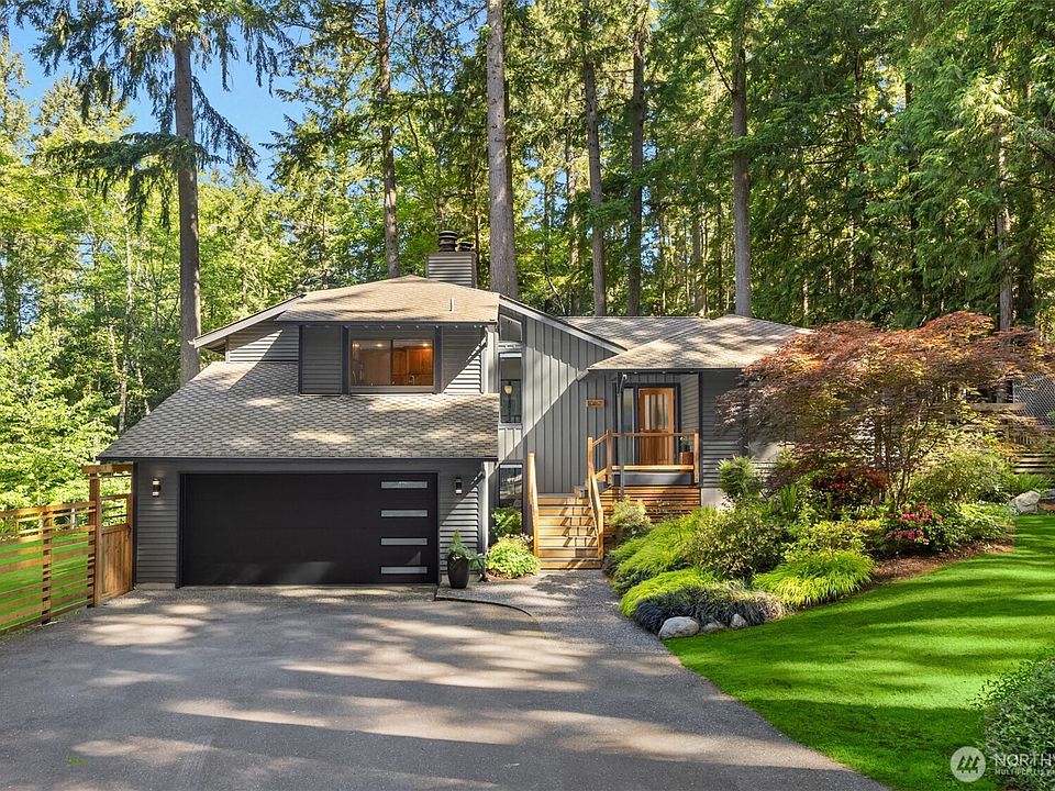 1st image of 10621 Battle Point Drive NE