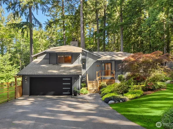 10621 Battle Point Drive NE, Bainbridge Island, WA 98110