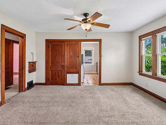 5th image of 814 W 4th St S