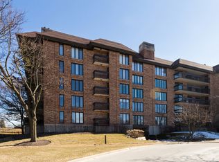 3801 Mission Hills Rd UNIT E-101, Northbrook, IL 60062