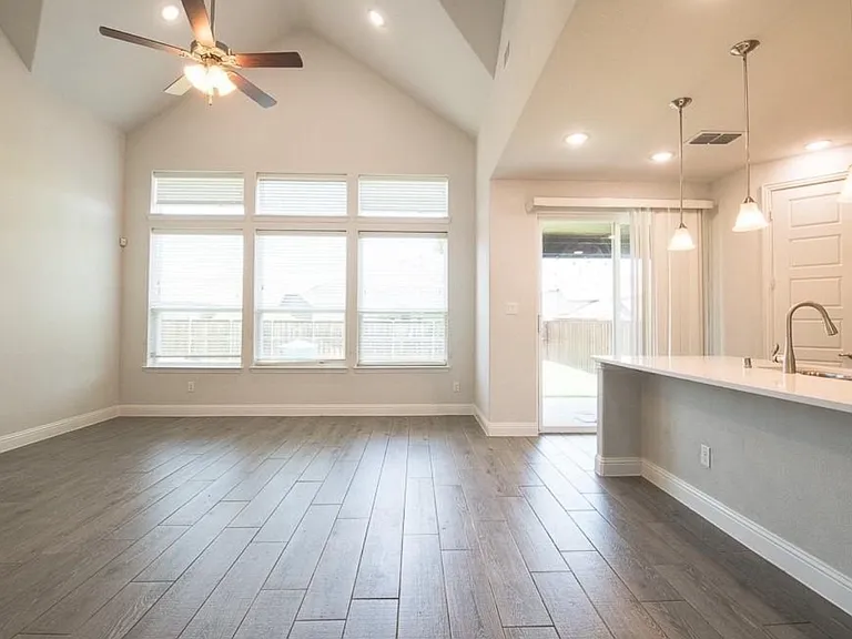 1412 Anna Marie Ln — Photo 2
