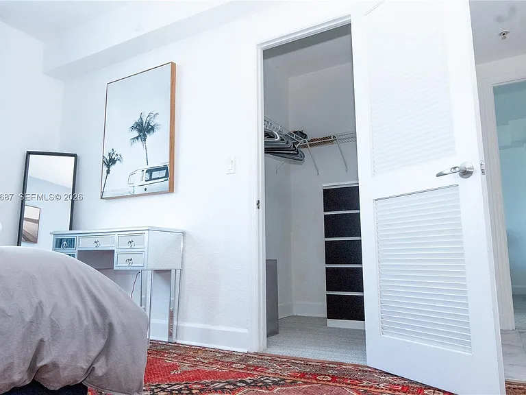7501 E Treasure Dr #5M — Photo 7