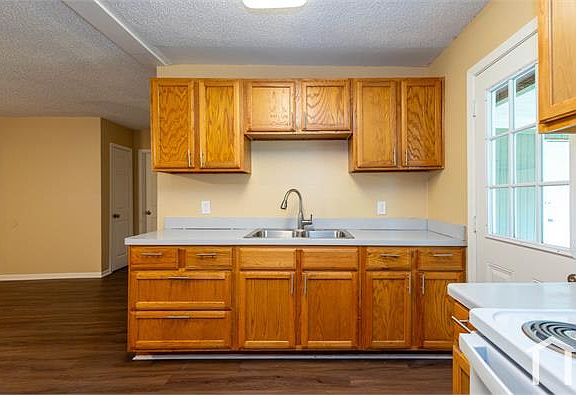 3rd image of 1515 Amelia St