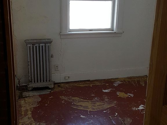 5th image of 602 W Colfax Ave