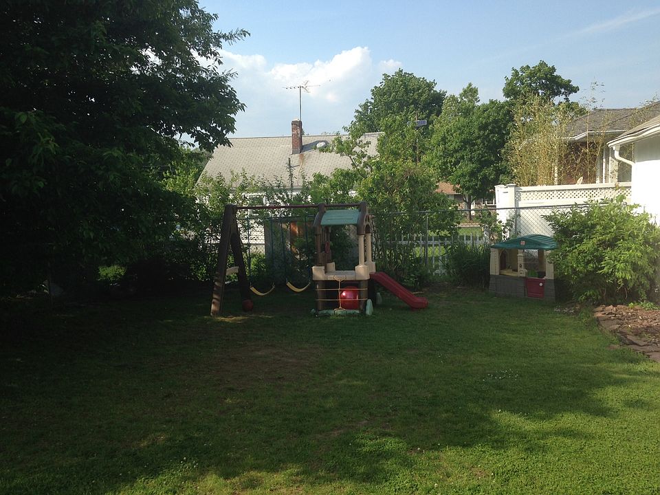 2nd image of 52 Stanley St