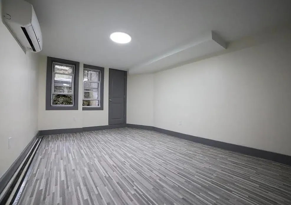 3 bed, 1000 sqft, $2,800 — Photo 3
