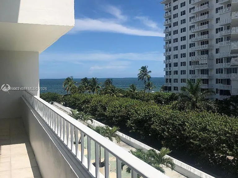 199 Ocean Lane Dr #505 — Photo 1
