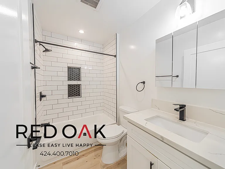 1861 S Sycamore Ave #186575B — Photo 9