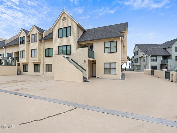 5th image of 624 New Haven Court