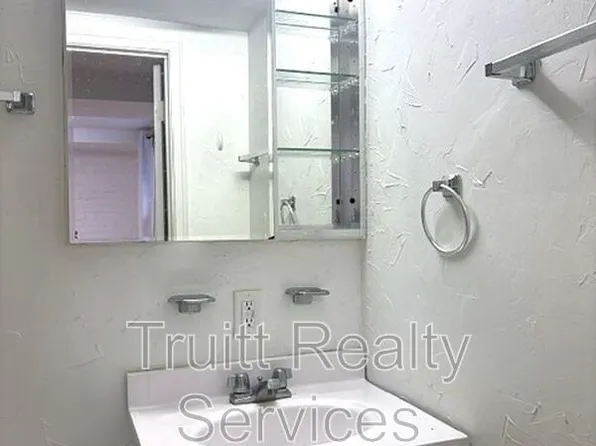 711 14th St SE APT B, Washington, DC 20003