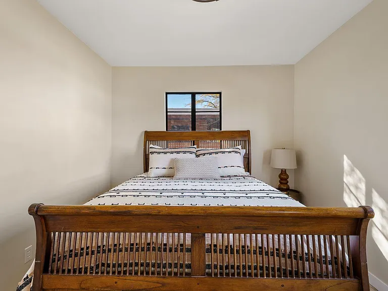 1322 E Miles St — Photo 11