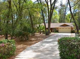 23816 Oak Tree Dr, Sorrento, FL 32776