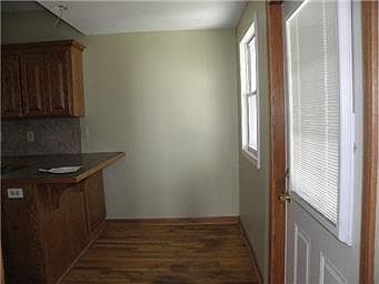 4th image of 410 Bellaire Ave