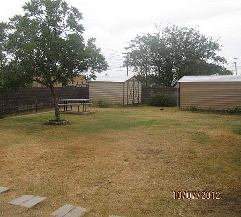 3rd image of 2202 Nabors Ln