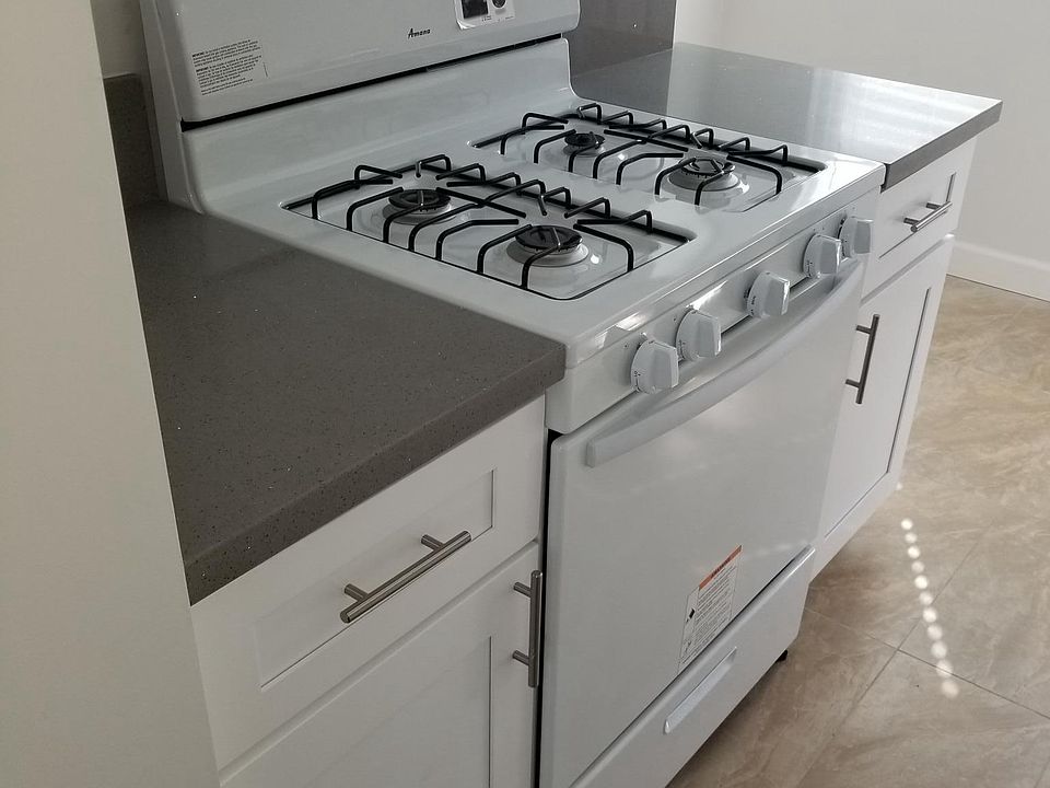 1st image of 1324 N Buena Vista St Unit C
