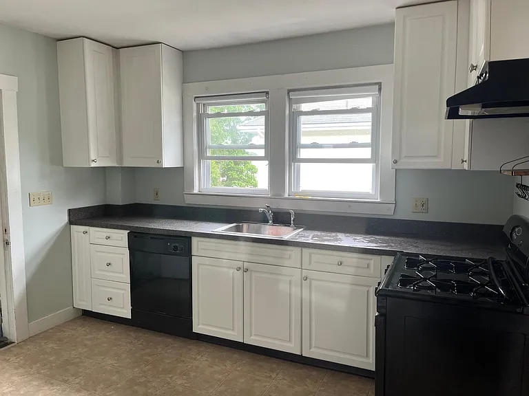 133 Cottage St — Photo 17