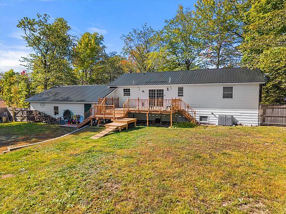 3rd image of 367 Poplar Street