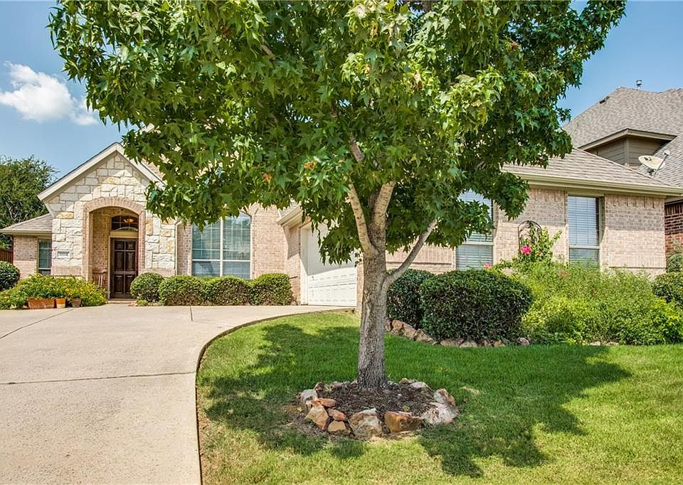 1st image of 202 Mead Dr