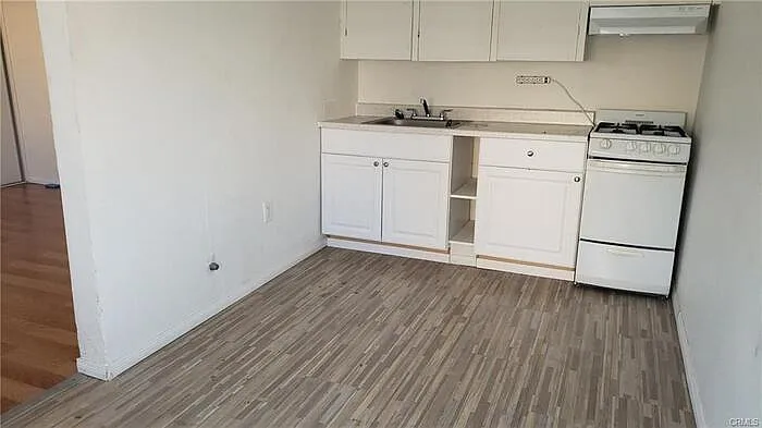 Studio, 500 sqft, $1,395 — Photo 3