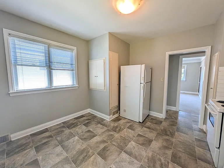 106 Haig St — Photo 6