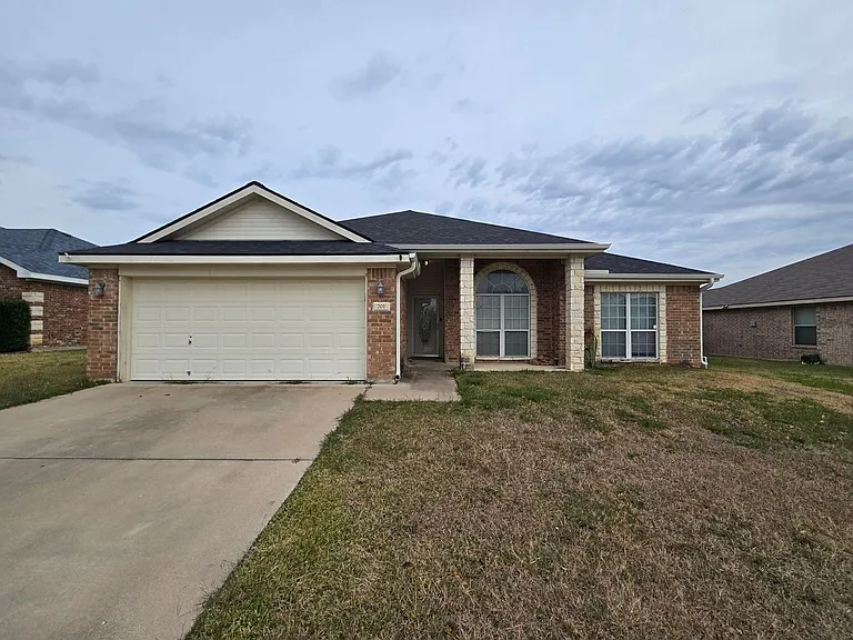 701 Atlas Ave — Photo 1