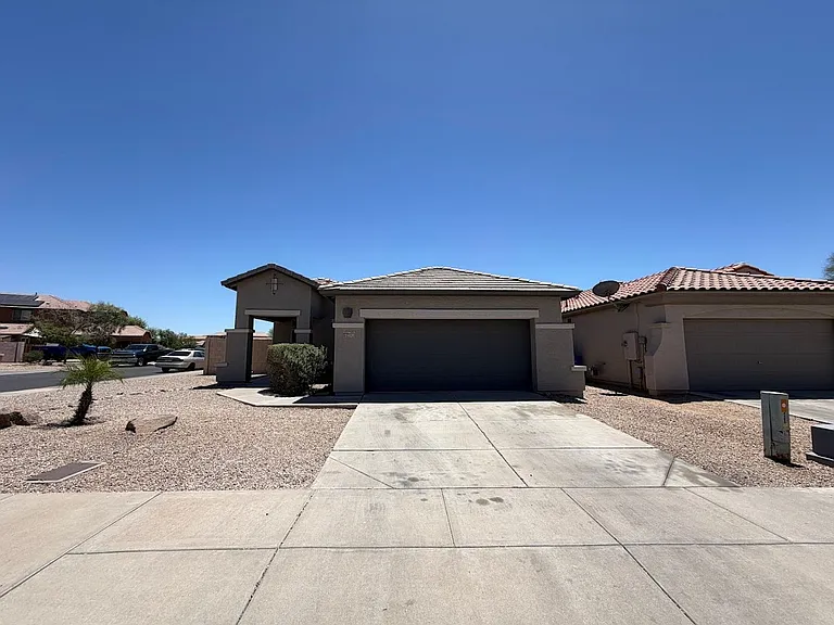 9401 W Berkeley Rd — Photo 3