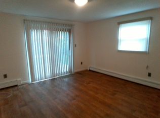 7 Jarvis Pl, Lynbrook, NY 11563