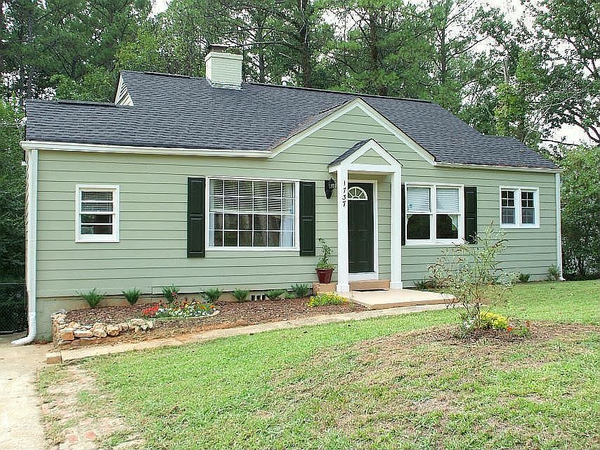 Front View 1737 Parkhill Drive