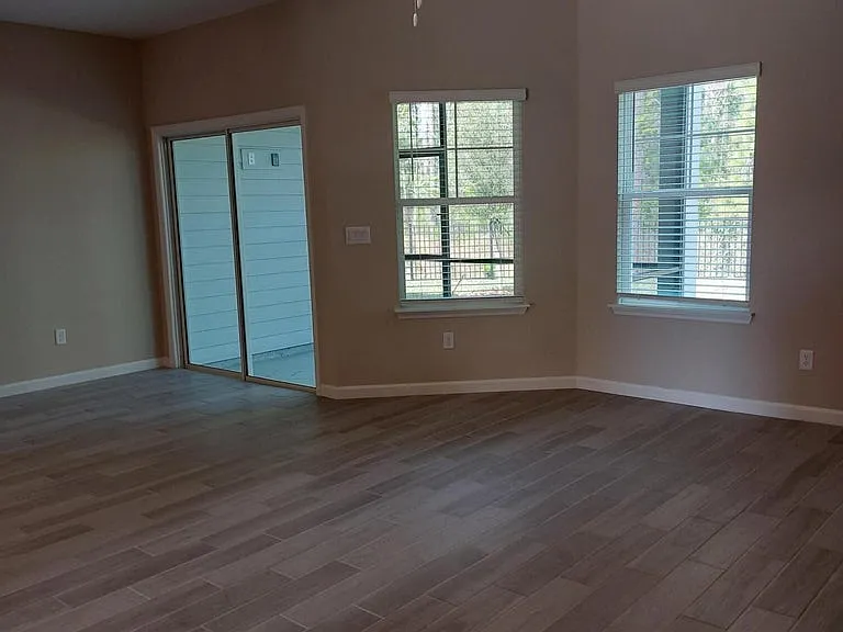 12911 Josslyn Ln — Photo 19