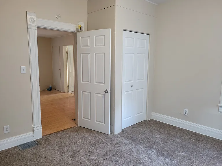 113 W Warren St #A — Photo 4
