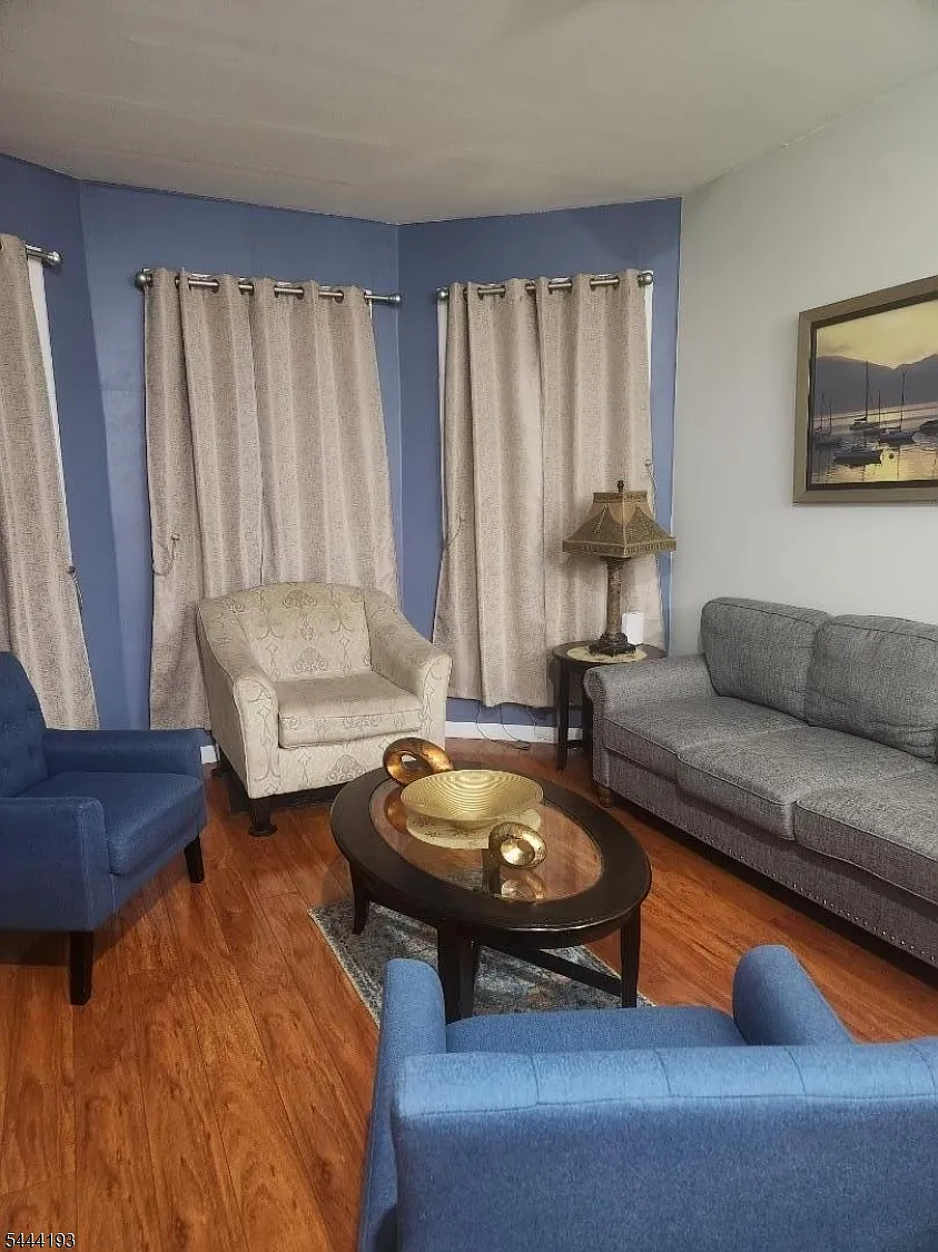 2 bed, 1.5 bath, $2,250 — Photo 2