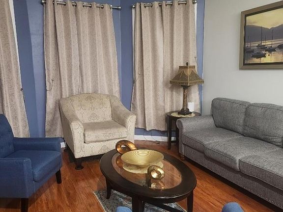 2nd image of 342 Rosehill Pl