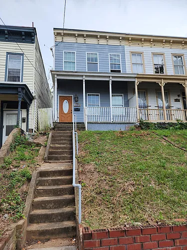 1305 W Clay St Photo 1