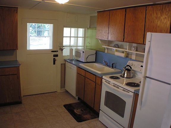 4th image of 1110 Bonsella St