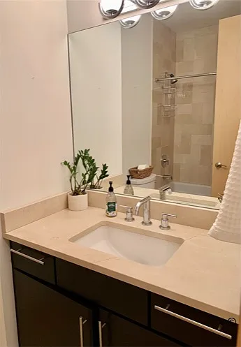 239 E Chicago St #206 — Photo 9