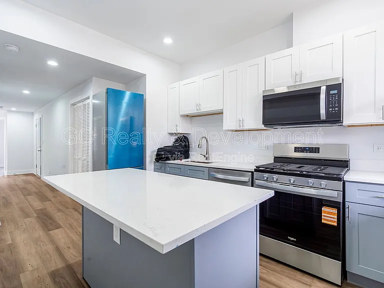 3744 N Wilton Ave #2N — Photo 4