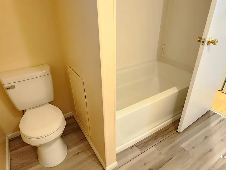 10012 Overlook Dr NW — Photo 16