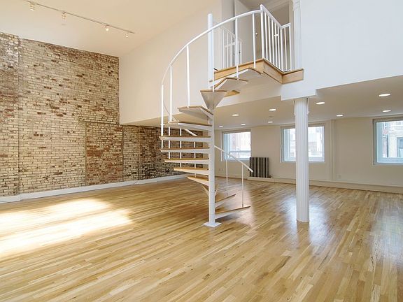 2nd image of 146 Duane St #5AA