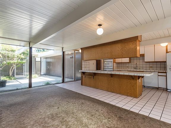 5th image of 666 Vanderbilt Dr