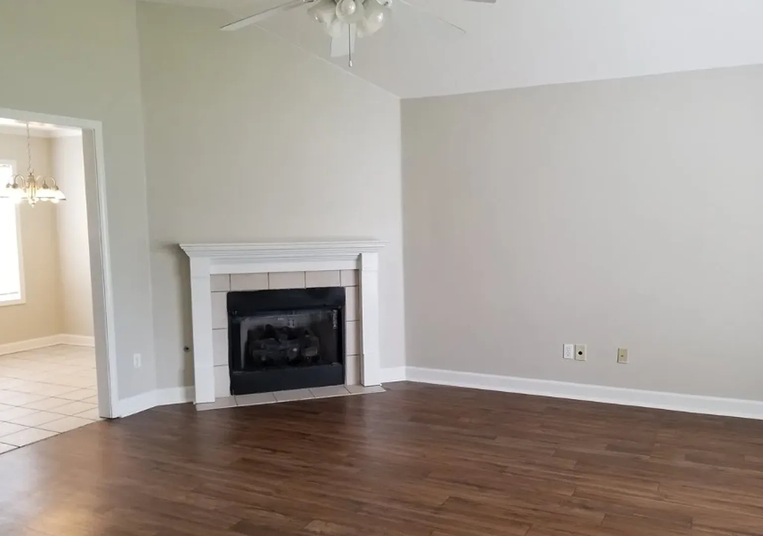 Welcome to your next home! 4 Bed 2 Bath — Photo 2