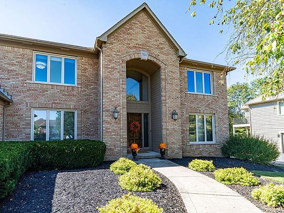 2nd image of 820 Weston Park Dr