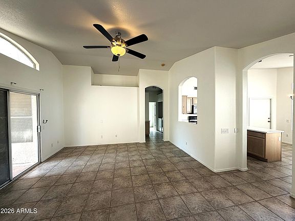 2nd image of 333 W Bruce Avenue