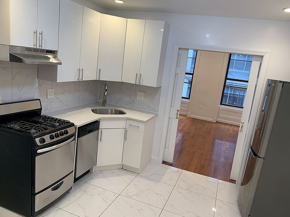 1st image of 332 W 37th St #3FW