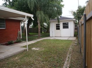317 Firethorn Dr, Gretna, LA 70056