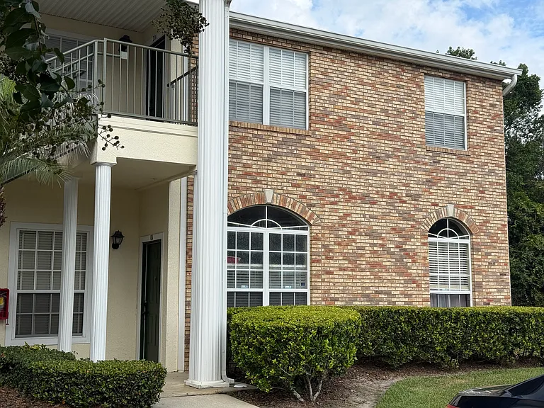 141 Reserve Cir #201 — Photo 2