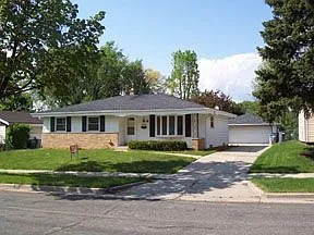 9616 W Langlade St photo 1